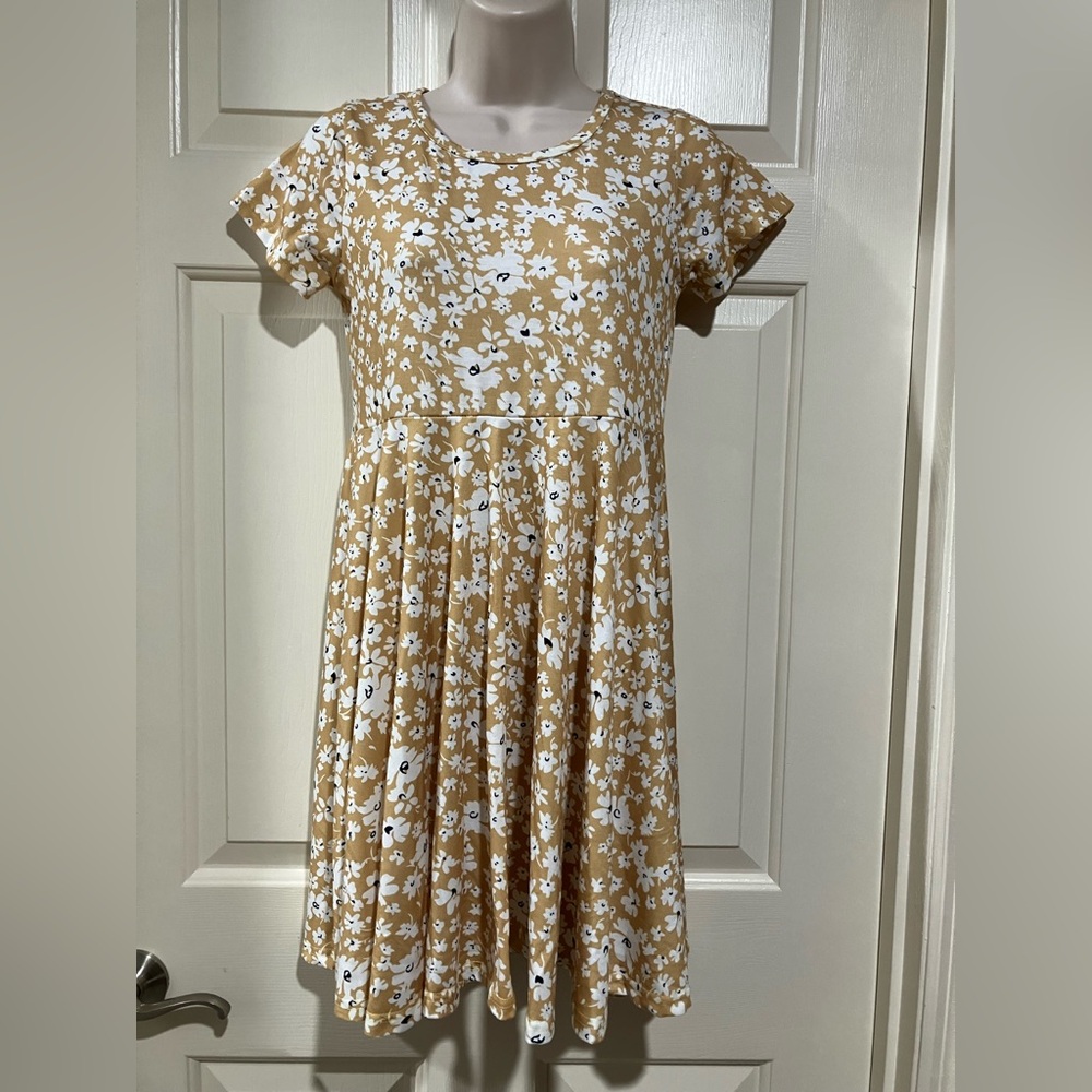 Arshiner woman size medium dress